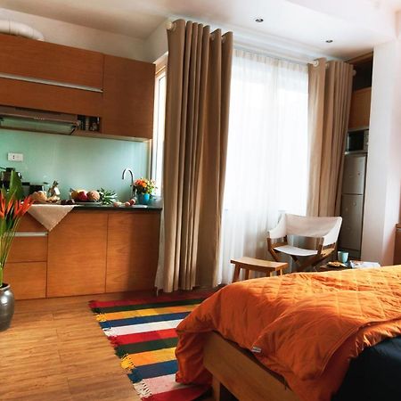 Chez Tram Homestay Ханой Екстериор снимка